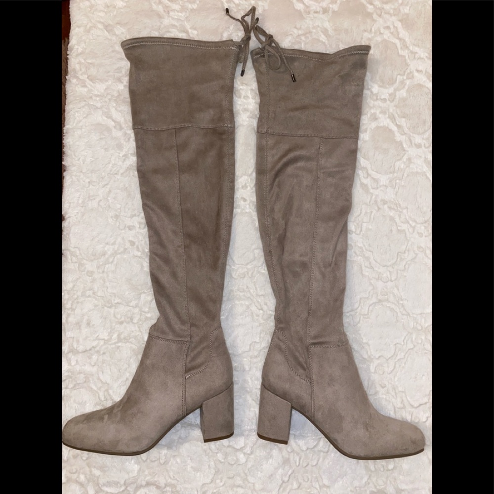 💕Auth💕 NWOT Franco Sarto 8M  “Persis Warm Grey” .